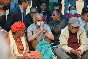 महावीरको आन्दोलनमा डा. केसीको समर्थन, धर्नामा लिङ्देन पनि पुगे (तस्वीरहरू)